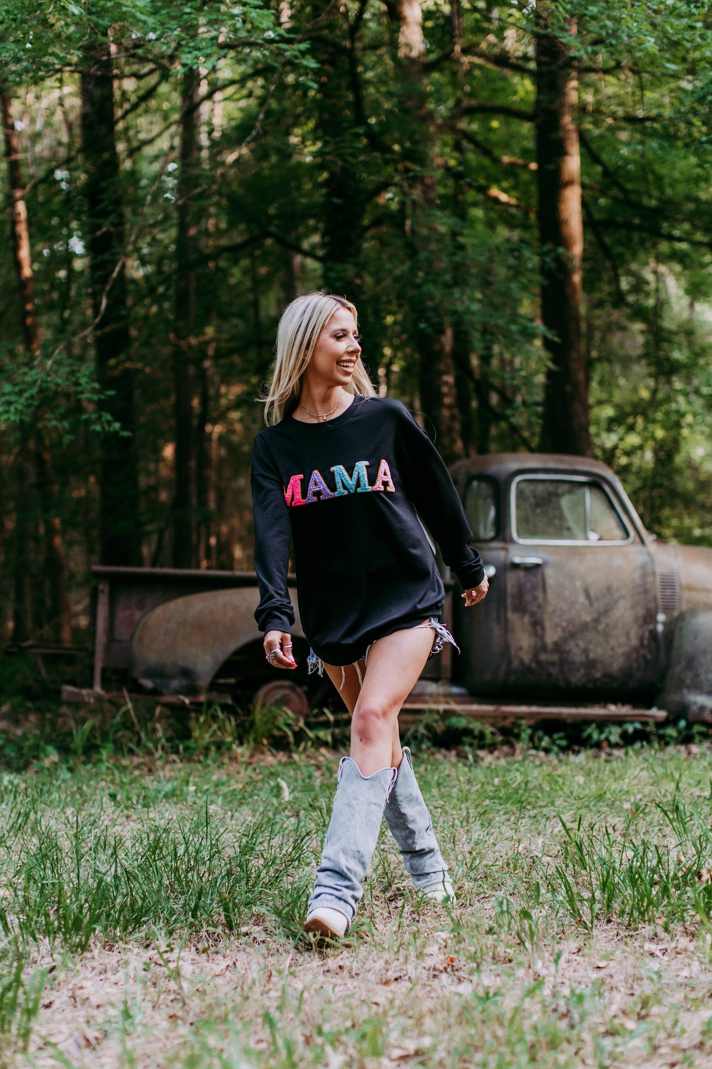 MK393 MAMA Chenille Sequins Embroidery Sweatshirt: Black / L