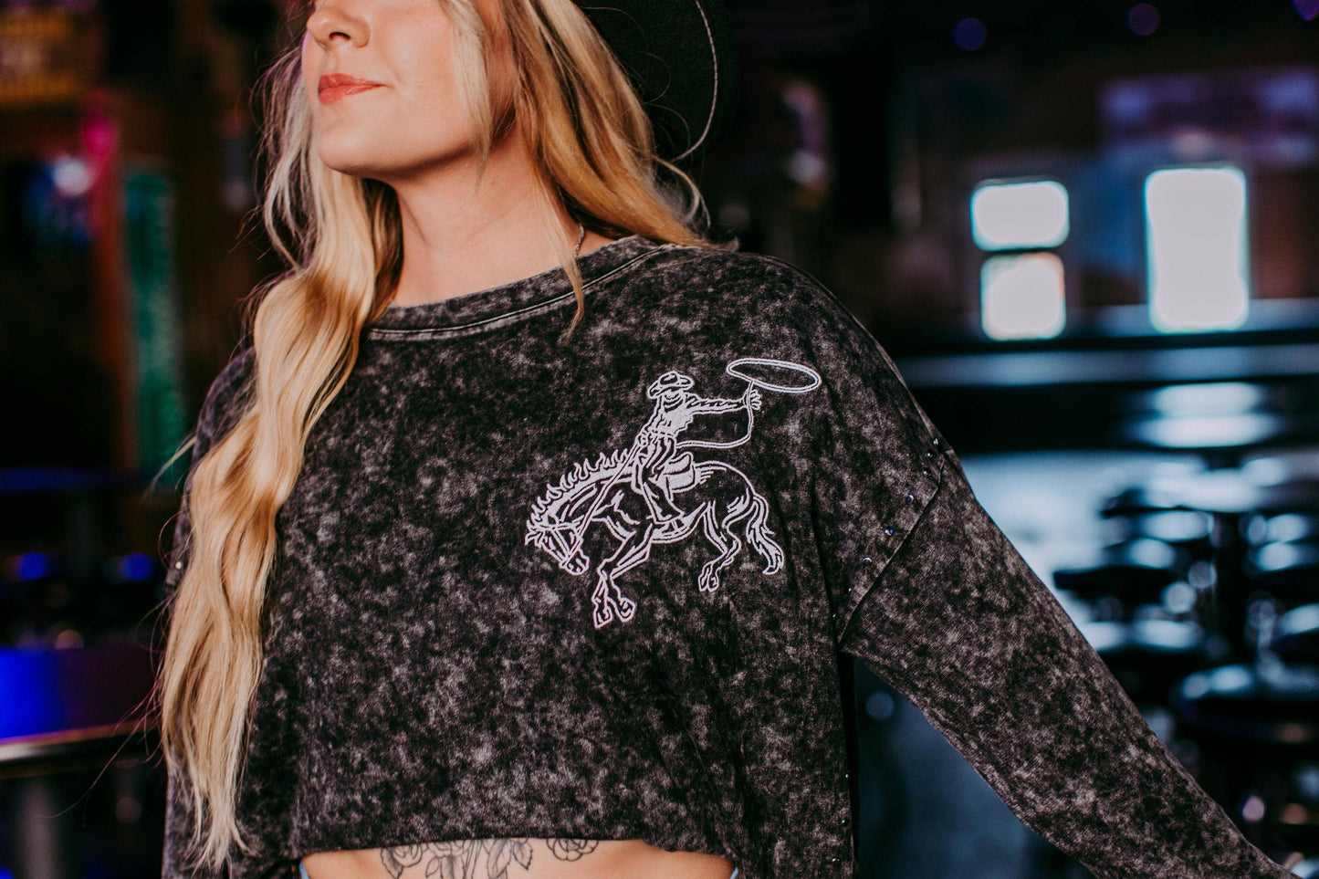 MK449 Acid washed Embroidery Studded LS Crop Sweatshirt : Black / M