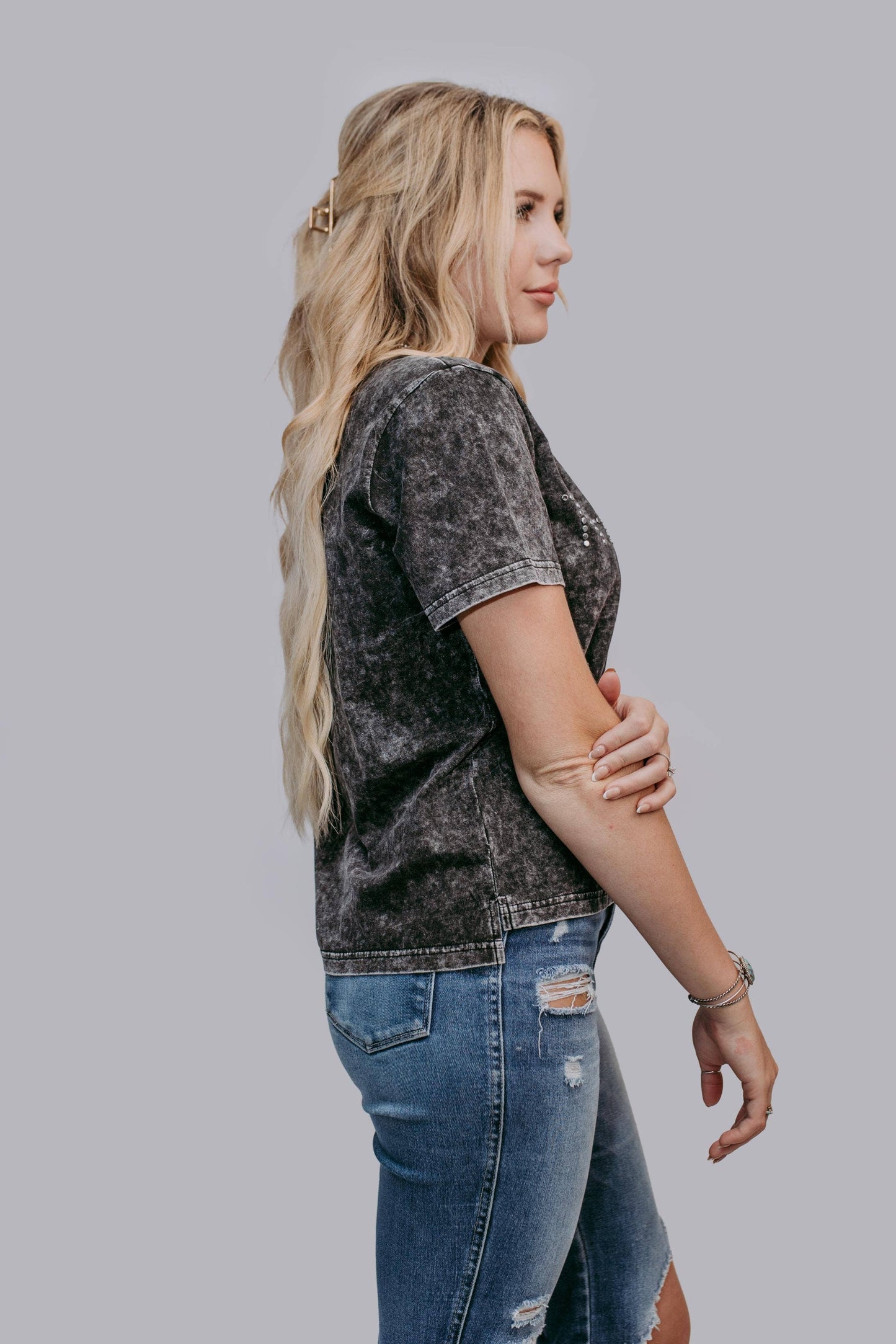 MK480 Thankful Acid Washed Studs SL Tee - Charcoal: Charcoal / L