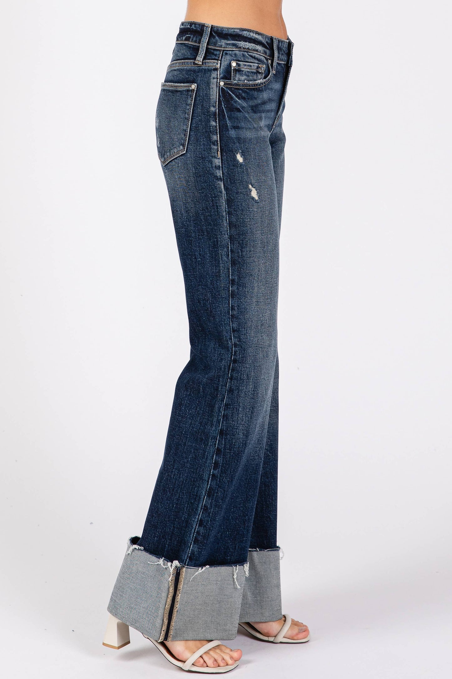 P1313F-DK MID RISE COMFORT RELAXED FLARE W/ CUFFED HEM: 7/27