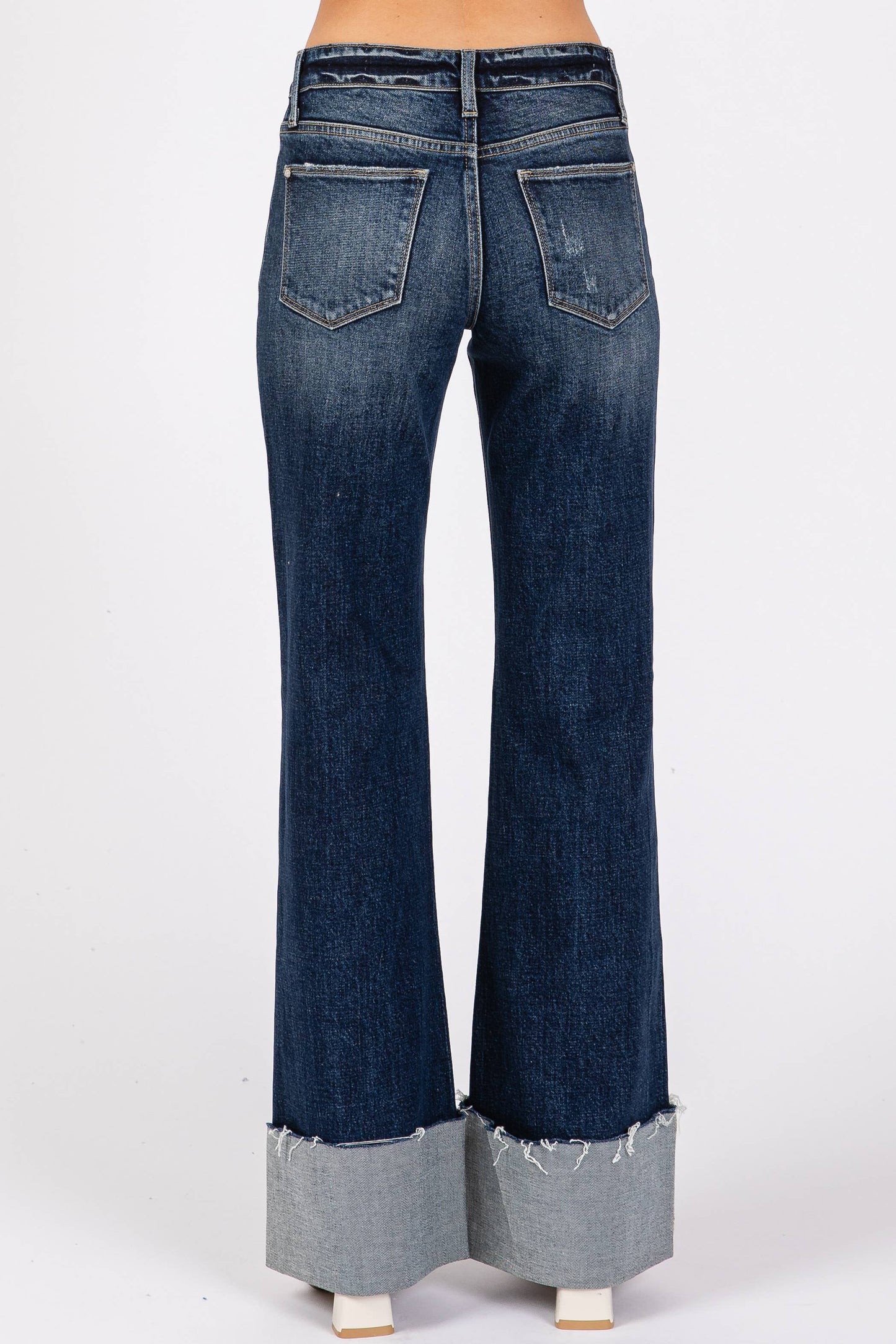 P1313F-DK MID RISE COMFORT RELAXED FLARE W/ CUFFED HEM: 5/26